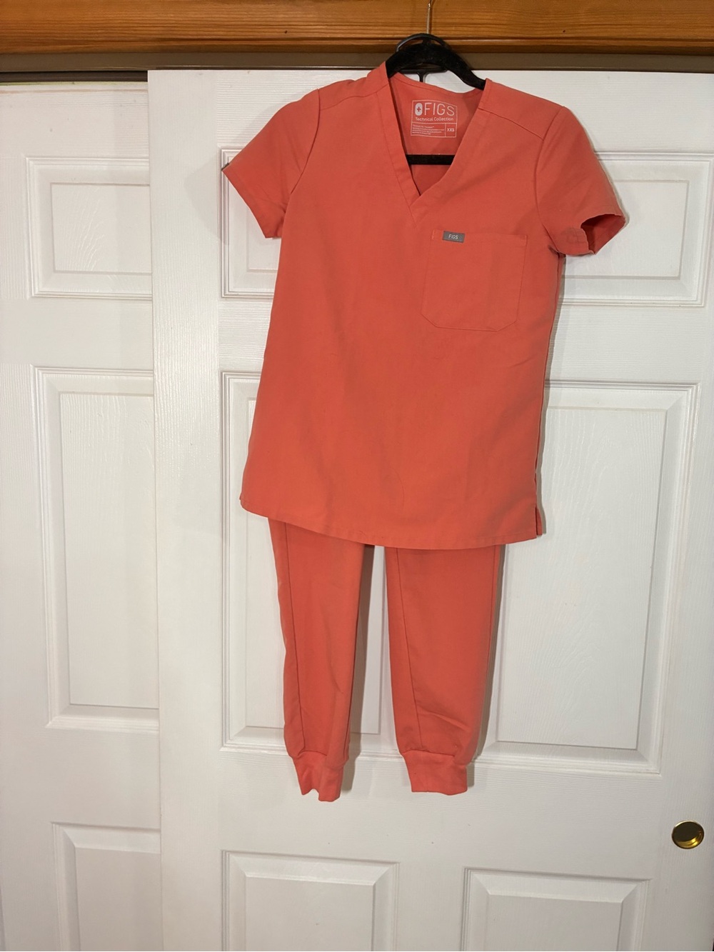 Figs coral scrub set size xxs